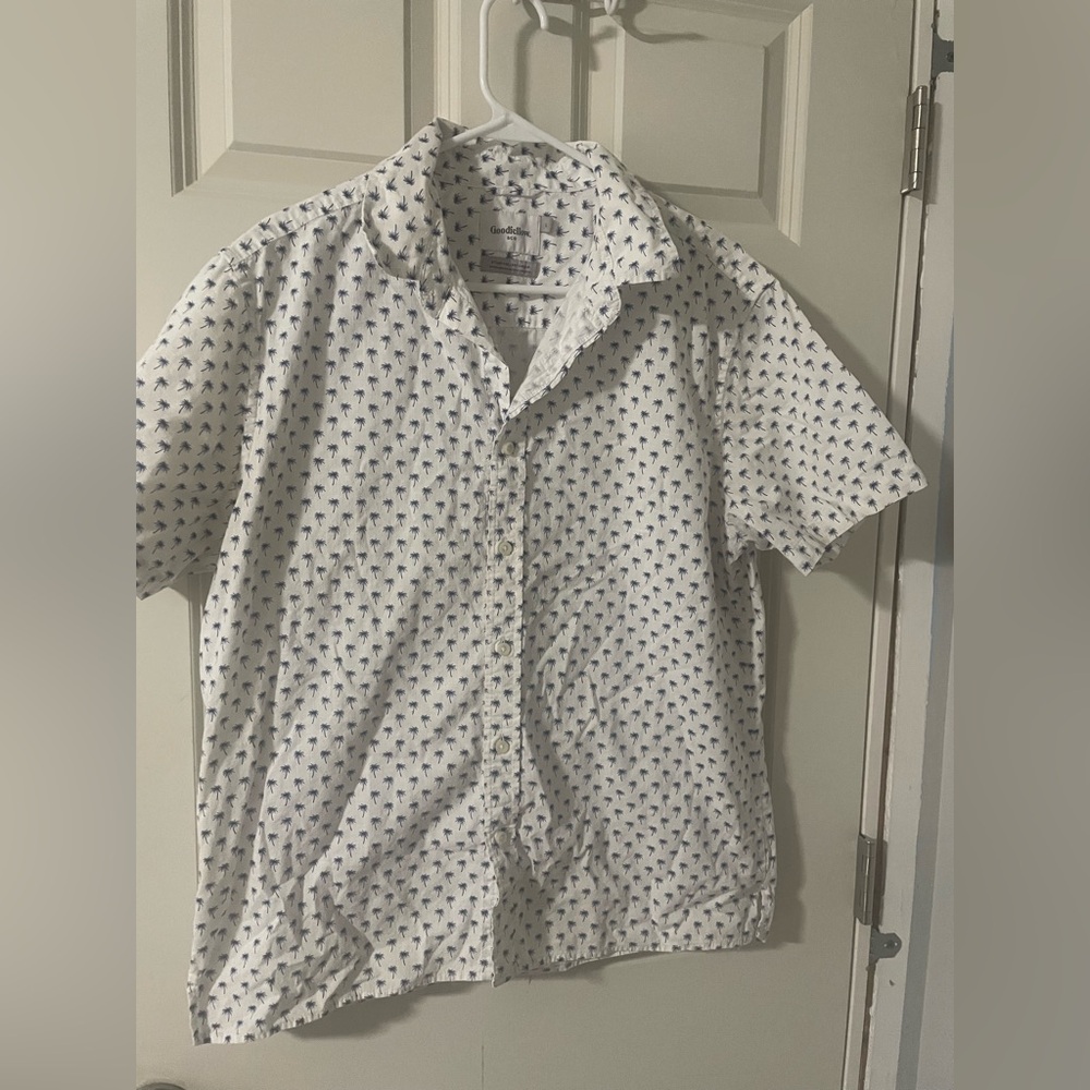 Goodfellow & Co White and Navy Palm Tree Patterned Men's Shirt
